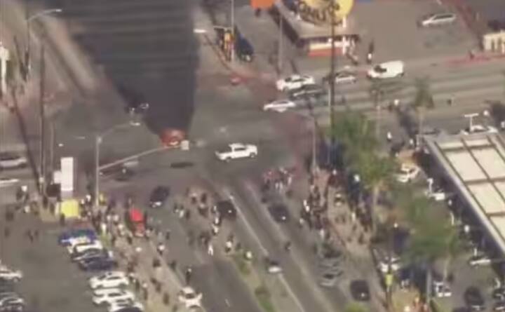 ਪੁਲਿਸ ਨੇ ਸਥਿਤੀ ਨੂੰ ਕਾਬੂ ਕਰਨ ਲਈ ਅੱਥਰੂ ਗੈਸ ਅਤੇ ਰਬੜ ਦੀਆਂ ਗੋਲੀਆਂ ਦਾ ਸਹਾਰਾ ਲਿਆ। ਹਰ ਕੋਨੇ 'ਤੇ ਢਾਲਾਂ ਅਤੇ ਬੰਦੂਕਾਂ ਨਾਲ ਲੈਸ ਪੁਲਿਸ ਕਰਮਚਾਰੀ ਤਾਇਨਾਤ ਦੇਖੇ ਗਏ। ਕਈ ਥਾਵਾਂ 'ਤੇ, ਪੁਲਿਸ ਵਾਲੇ ਘੋੜਿਆਂ 'ਤੇ ਗਸ਼ਤ ਕਰਦੇ ਦੇਖੇ ਗਏ।