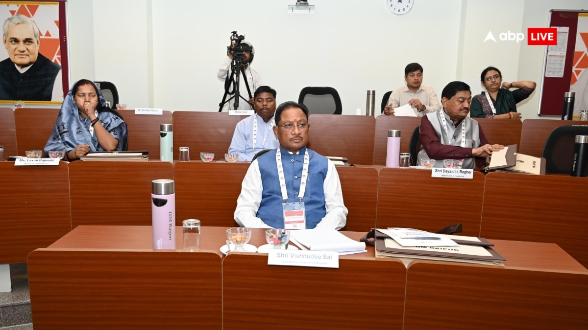 IIM रायपुर में चिंतन शिविर 2.0 में शामिल हुए CM साय, सुशासन की आधुनिक तकनीकों पर चर्चा