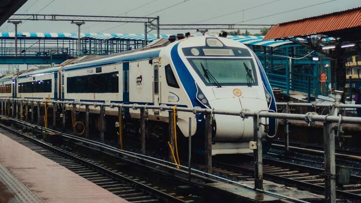 रिपोर्ट की मानें तो 80 मील प्रति घंटे की रफ्तार से चलने वाली 8 डिब्बे वाली यात्री ट्रेन को रुकना हो तो उसे एक मील की दूरी तय करनी होती है.