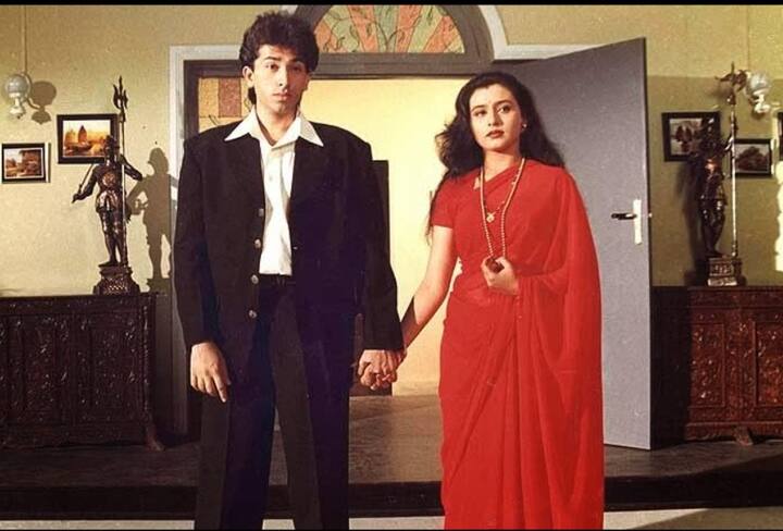 इसके 2 साल बाद उन्होंने रानी मुखर्जी की डेब्यू फिल्म 'राजा की आएगी बारात' में भी रोल प्ले किया. इसमें जेनिफर को एक स्कूल जाने वाली बच्ची के किरदार में देखा गया था