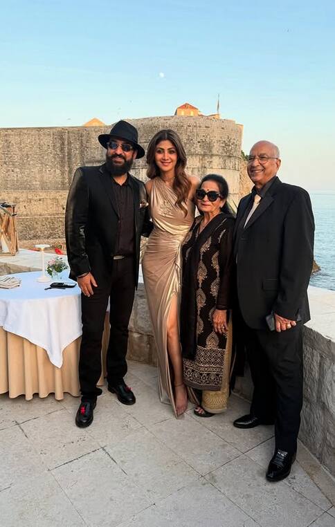 इस बर्थडे सेलिब्रेशन में शिल्पा शेट्टी के सास और ससुर भी साथ थे. शिल्पा ने उनके साथ पोज दिए.