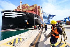 ভিজিনজাম আন্তর্জাতিক সমুদ্রবন্দরে নোঙর করল বিশ্বের বৃহত্তম পণ্যবোঝাই জাহাজ, এমএসসি ইরিনার ঐতিহাসিক আত্মপ্রকাশ 