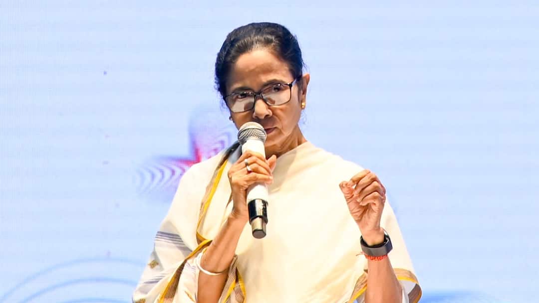 धर्म या जाति नहीं, इस आधार पर मिलना चाहिए OBC का दर्जा, बंगाल में चुनाव से पहले ममता बनर्जी ने क्लीयर कर दिया स्टैंड West Bengal CM Mamata Banerjee says OBC status should not be decided by religion assembly election धर्म या जाति नहीं, इस आधार पर मिलना चाहिए OBC का दर्जा, बंगाल में चुनाव से पहले ममता बनर्जी ने क्लीयर कर दिया स्टैंड