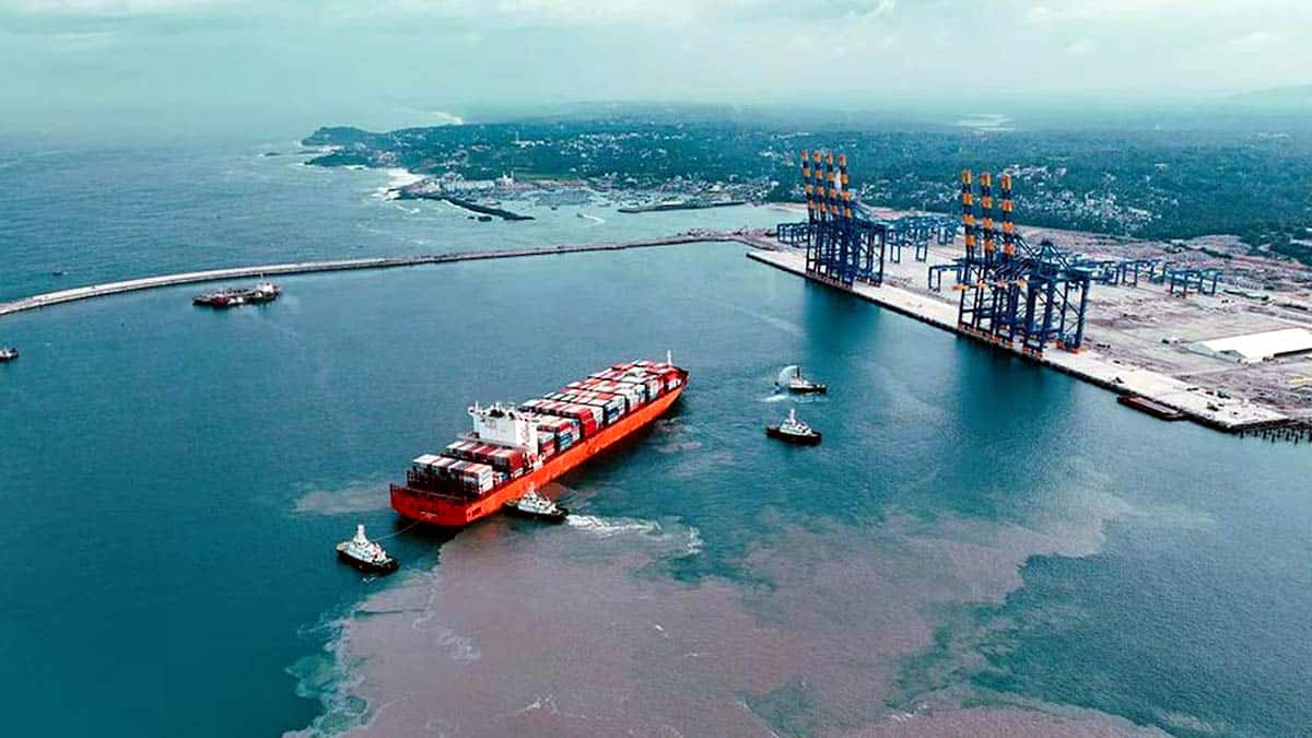 உலகின் மிகப்பெரிய சரக்கு கப்பல் MSCIRINA விழிஞ்சம் துறைமுகத்தில்: கடல்சார் வரலாற்றில் புதிய அத்தியாயம்!