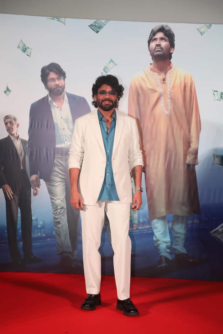 वहीं फिल्म के एक्टर नागार्जुन भी व्हाइट ब्लेजर-पैंट में बेहद हैंडसम लग रहे थे. उनकी पर्सनैलिटी लोगों को काफी पसंद आ रही है.