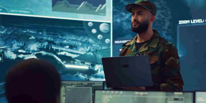 सैन्य शक्ति 2024 में वैश्विक प्रभाव को आकार देती है और यह रक्षा बजट, तकनीकी विकास, सैनिकों की संख्या और रणनीतिक जीतों से प्रेरित होती है. इस लेख में हम उन देशों का विश्लेषण करेंगे जिनकी सेनाएँ सबसे शक्तिशाली हैं, उनके वार्षिक बजट और ऐतिहासिक जीत जो उनकी श्रेष्ठता को सिद्ध करती हैं.