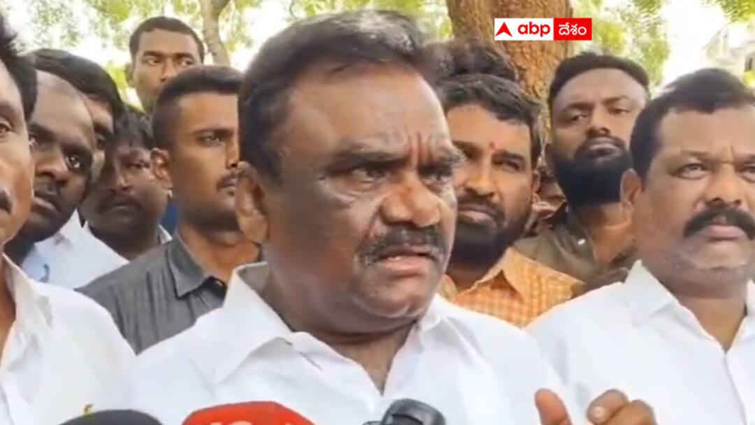 Congress MLA Video: తీన్మార్ మల్లన్న వీడియో మార్ఫింగ్ చేశారు - వైన్స్ యజమానుల వీడియోపై కాంగ్రెస్ ఎమ్మెల్యే ఆరోపణ MLA asking for money from wine owners has gone viral alleging video is morphed Congress MLA Video: తీన్మార్ మల్లన్న వీడియో మార్ఫింగ్ చేశారు - వైన్స్ యజమానుల వీడియోపై కాంగ్రెస్ ఎమ్మెల్యే ఆరోపణ