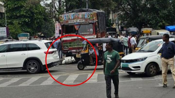 या दुर्घटनेत 29 वर्षीय दिपाली युवराज सोनी यांचा जागीच मृत्यू झाला असून, जगदीश पन्नालाल सोनी (वय 61) हे गंभीर जखमी झाले आहेत.