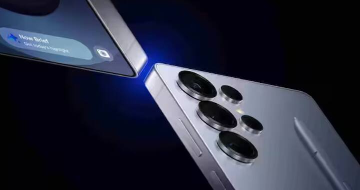 Samsung Galaxy S25 5G ਫਲੈਗਸ਼ਿਪ ਫੋਨ 12GB RAM ਅਤੇ 256GB ਸਟੋਰੇਜ ਦੇ ਨਾਲ ਆਉਂਦਾ ਹੈ। IP68 ਰੇਟਿੰਗ ਦੇ ਕਾਰਨ, ਇਹ ਪਾਣੀ ਤੋਂ ਸੁਰੱਖਿਅਤ ਹੈ। ਇਸ ਵਿੱਚ 6.2-ਇੰਚ ਡਾਇਨਾਮਿਕ AMOLED ਡਿਸਪਲੇਅ ਅਤੇ Qualcomm Snapdragon 8 Elite8 ਪ੍ਰੋਸੈਸਰ ਹੈ। ਐਮਾਜ਼ਾਨ 'ਤੇ ਇਸਦੀ ਕੀਮਤ 65,790 ਰੁਪਏ ਹੈ ਪਰ ਇਸਨੂੰ ਬੈਂਕ ਆਫਰ ਨਾਲ ਇਸ ਤੋਂ ਵੀ ਘੱਟ ਕੀਮਤ 'ਤੇ ਖਰੀਦਿਆ ਜਾ ਸਕਦਾ ਹੈ।