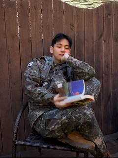 Kim Taehyung’s Post-Military Photos In Uniform Prove He’s Still The Ultimate Bias Wrecker