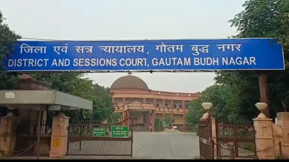 ग्रेटर नोएडा कोर्ट में वकीलों की बैठक में बवाल, पुलिस ने दोनो पक्षों पर दर्ज किया केस