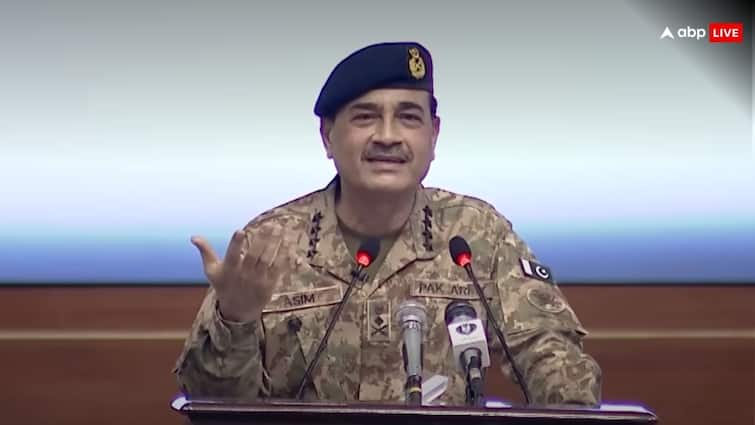 ट्रंप खेल रहे चेक-एंड बैलेंस का गंदा खेल! PAK सेना प्रमुख मुनीर को यूएस आर्मी परेड में बुलाया ट्रंप खेल रहे चेक-एंड बैलेंस का गंदा खेल! PAK सेना प्रमुख मुनीर को यूएस आर्मी परेड में बुलाया