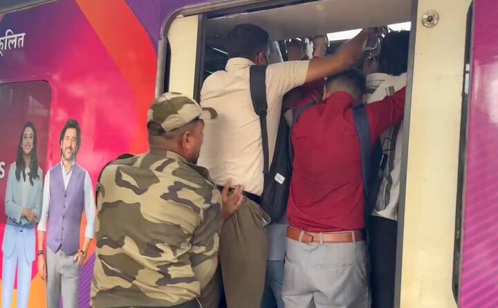 या दुर्घटनेनंतरही आज डोंबिवली रेल्वे स्थानकात भयंकर दृश्य दिसून आले.