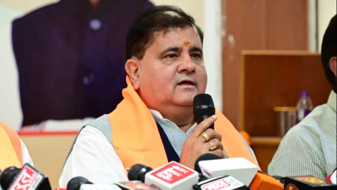 Rahul Gandhi lame horse comment Mahendra bhatt harish dhami react ann उत्तराखंड चुनाव से पहले 'लंगड़े घोड़े' पर सियासी घमासान, BJP-कांग्रेस आमने-सामने