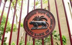 Loan: હવે ઘરનું ઘર ખરીદી શકશો આસાનીથી, આ 4 મોટી બેન્કોએ આપી EMI માં મોટી રાહત