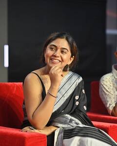Mrunmayee Deshpande : मृण्मयी देशपांडेचा मनमोहक अंदाज; पारिजातच्या फुलांच्या साडीत वेधलं चाहत्यांचं लक्ष!