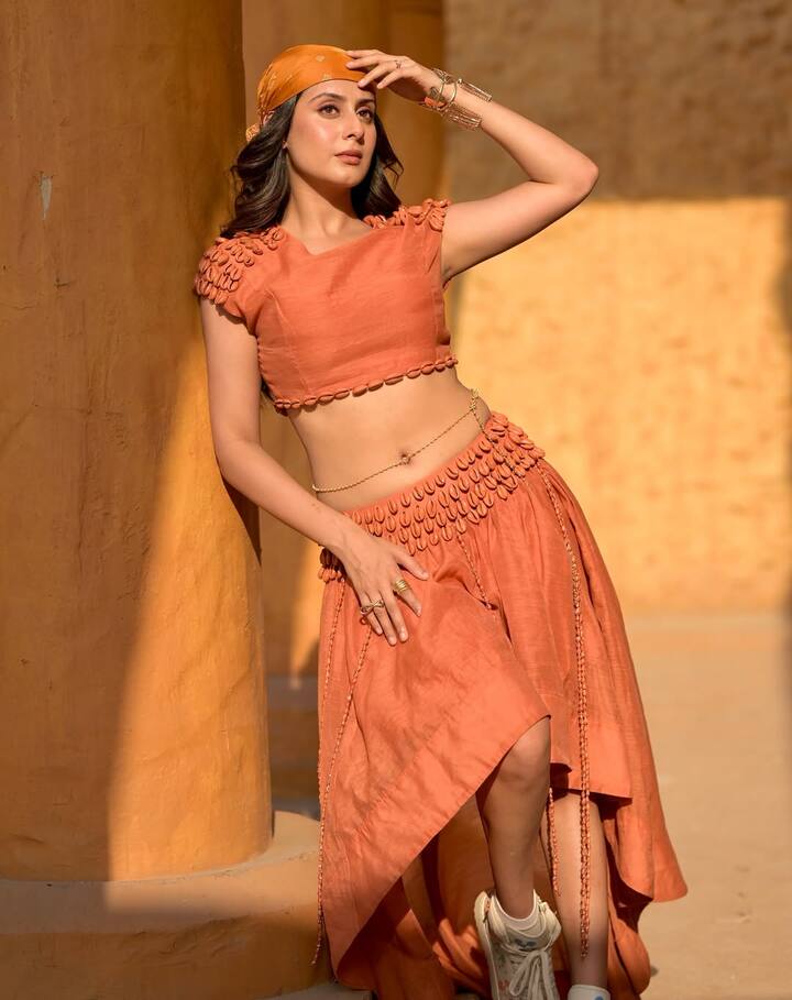 ईशा ने कहा कि समर्थ अच्छा लड़का है और मैं उसे समझाऊंगी तो वो समझ जाएगा. वो बहुत ही सुलझा है उसकी अंडरस्टैंडिग बहुत अच्छी है.