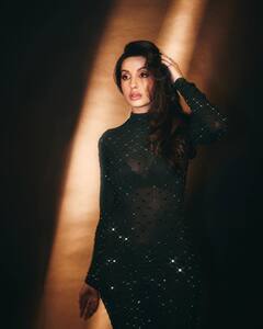 सितारों से जड़ी ब्लैक ट्रांसपेरेंट ड्रेस में नोरा ने दिखाई कातिल अदाएं, एक-एक फोटो पर अटका फैंस का दिल