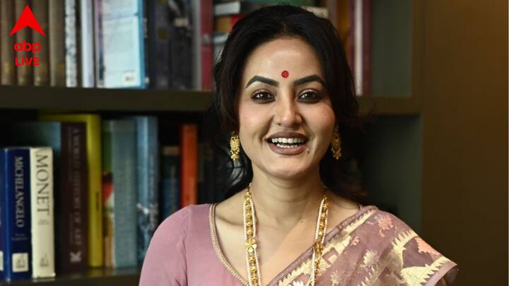 এই ছবিতে ৩টি সময়কালকে তুলে ধরা হবে বলে সৃজিত জানিয়েছেন। এর মধ্যে নটি বিনোদিনী, শ্রীচৈতন্য মহাপ্রভু, গিরীশচন্দ্র ঘোষের মতো চরিত্ররা উঠে আসবে।