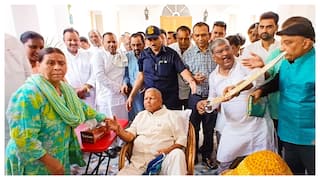 Lalu Prasad Cuts Birthday Cake With Rabri Devi, Supporters In Patna