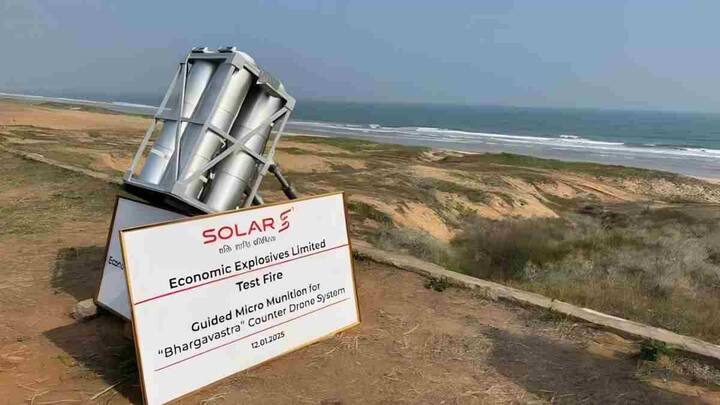 India’s New Weapon: भारत ने दुश्मन के ड्रोन झुंडों को खत्म करने के लिए एक शक्तिशाली नया हथियार विकसित किया है जिसका नाम है ‘भर्गवास्त्र’.