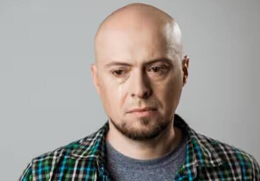 કેન્સરનું જોખમ વધારે છે: સિગારેટ ફક્ત ફેફસાં જ નહીં પરંતુ ગળા, મોં, કિડની, મૂત્રાશય અને સ્વાદુપિંડનું પણ કેન્સરનું કારણ બની શકે છે. તમાકુમાં જોવા મળતા રસાયણો શરીરના કોષોને નુકસાન પહોંચાડે છે, જેનાથી કેન્સર થવાની શક્યતા અનેકગણી વધી જાય છે.