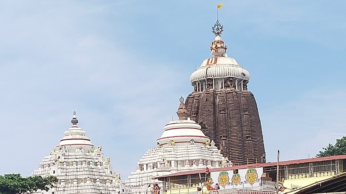 Puri Jagannath Temple Flag Change: Watch The Gravity-Defying Act Of Pure Devotion Performed Every Day
