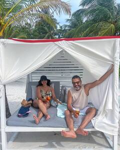 मां बनने के बाद प्यार का पंचनामा एक्ट्रेस का सिजलिंग अवतार, मालदीव वेकेशन पर दिए ऐसे-ऐसे पोज