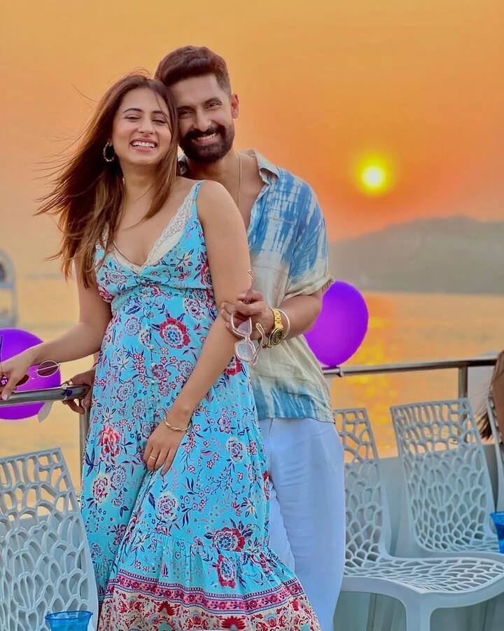 रवि और सरगुन जहां रहेंगे वहीं रणवीर सिंह और दीपिका पादुकोण भी इसी बांद्रा वेस्ट में जल्द ही शिफ्ट होने वाले हैं.