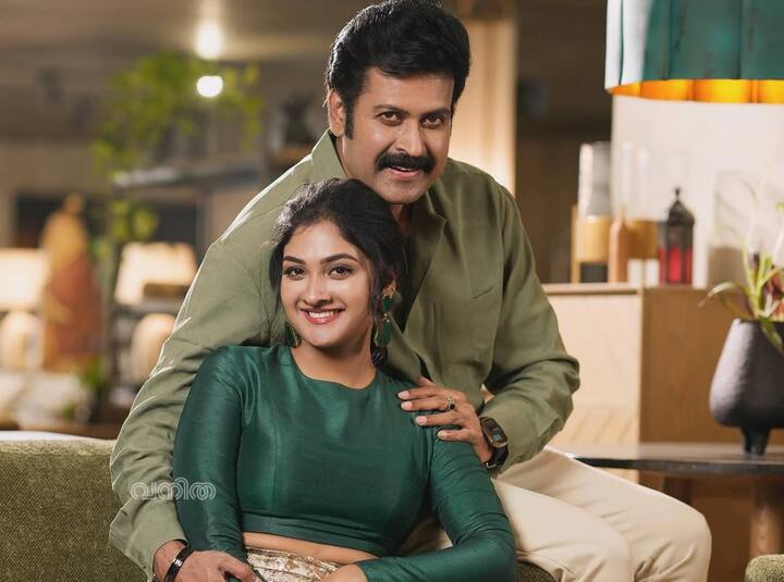 தமிழ், மலையாள மொழிகளை தவிர... தெலுங்கு, கன்னடம், ஹிந்தி ஆகிய மொழிகளிலும் இதுவரை சுமார் 700-க்கும் மேற்பட்ட படங்களில் நடித்துள்ளார். இவரது குடும்பமே கலை குடும்பம் என்று சொல்வதற்கு ஏற்ப... ஊர்வசியின் சகோதரிகளான கலாரஞ்சனி, மற்றும் கல்பனா ஆகியோரும் நடிகைகள் தான்.