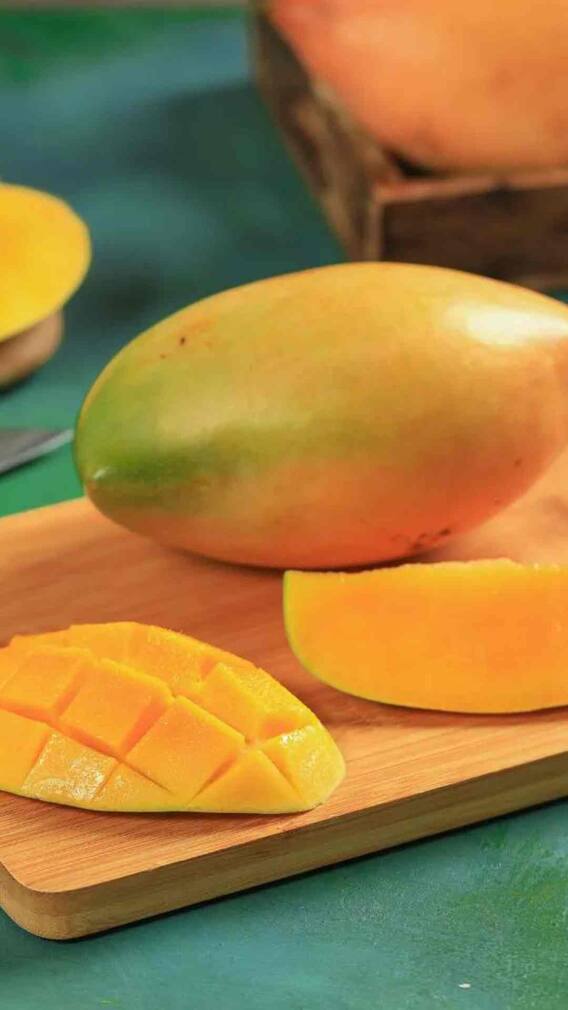 इस आम की किस्म को क्यों कहते हैं 'तोतापरी'?