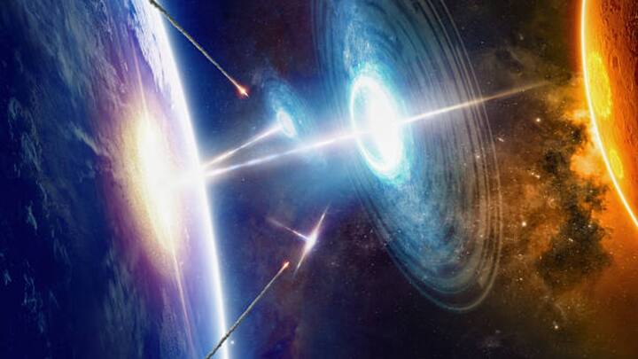 एयर मार्शल आशुतोष दीक्षित के अनुसार, चीन ने हाल ही में लो अर्थ ऑर्बिट स्पेस डॉगफाइट ड्रिल कर यह दिखा दिया कि वह केवल निगरानी नहीं, बल्कि स्पेस में भी युद्ध करने के लिए तैयार है. इस दौरा चीन ने 360 से ज़्यादा ISR मिशनों यानी इंटेलिजेंस, सर्विलांस और रिकोनिसेंस के लिए तैनात किए हैं.