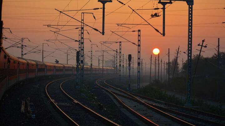 X হ্যান্ডেলে পোস্ট করে রেলমন্ত্রী অশ্বিনী বৈষ্ণব লেখেন, তৎকাল টিকিট বুকিংয়ে, ১ জুলাই থেকে আধার অথেনটিকেশন চালু করতে চলেছে ভারতীয় রেল। ১৫ জুলাই থেকে আধার ভিত্তিক OTP চালু করা হচ্ছে।