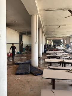 अहमदाबाद: BJ मेडिकल कॉलेज के हॉस्टल के कैटीन की तस्वीरें, क्रैश विमान का हिस्सा आकर टकराया