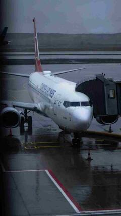 என்னது? விமானத்தில் விமானியின் இருக்கைக்கு பாதுகாப்பு இல்லையா? எந்த சீட்டுக்கு அதிக பாதுகாப்பு?