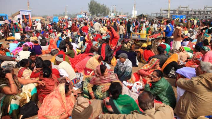 Many Muslim countries such as UAE, Kuwait, Saudi Arabia, Bahrain and Qatar have millions in millions. Earlier these people used to come only for work, but now these people are settling there with their families. As generations increased, a new Hindu population was born.