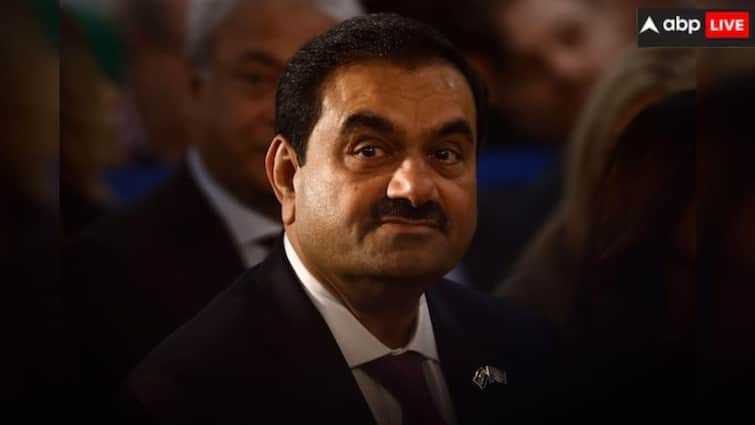 Gautam Adani plans to launch an IPO of his airport unit by 2027 as part of his 100 billion capital expenditure plan गौतम अडानी का 2027 तक एयरपोर्ट यूनिट का IPO लाने का है प्लान, इस वजह से लिया जा रहा यह फैसला