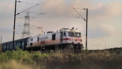 Train Tatkal Ticket Booking: যাত্রীদের সুবিধার্থে বড় সিদ্ধান্ত রেলের, তৎকাল টিকিট কাটার নিয়মে বদল; কবে থেকে চালু?