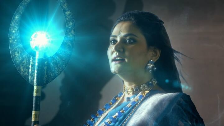 बाल जगदंबासमोर 'माया' उभी ठाकल्यामुळे दैवी शक्ति आणि असुरी शक्तीचा रंगणारा घनघोर सामना 'आई तुळजाभवानी'च्या दैवी लीलांमुळे आगळावेगळा ठरणार आहे.