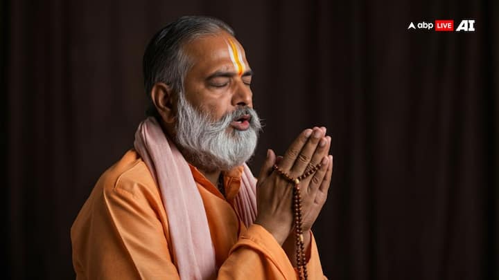 The importance of chanting of mantras also increases in Ashadh month. Actually, people chant mantras for good rain and crop this month, you can chant mantras like Om Namo Bhagwate Vasudevaya, Om Namah Shivaya etc.