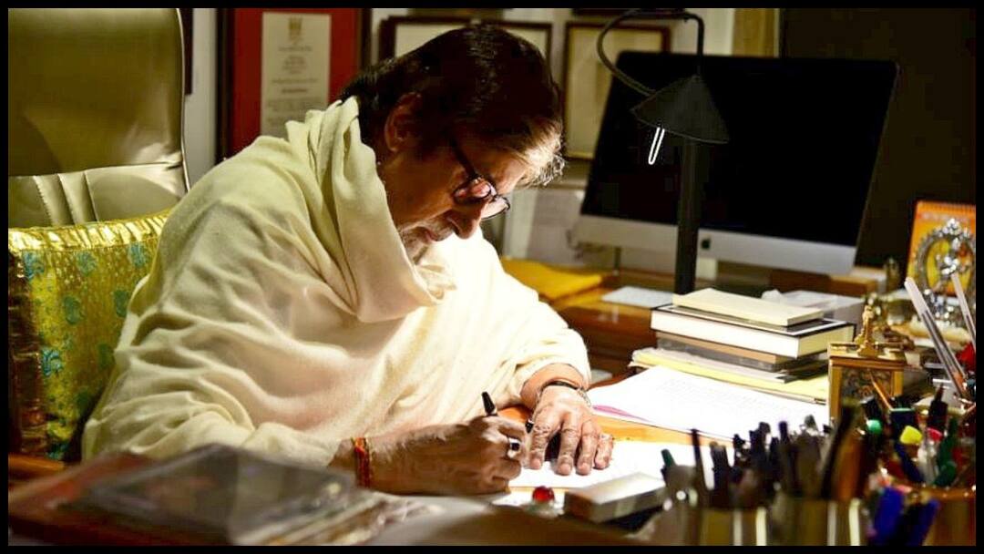 महज 2 घंटे में अमिताभ बच्चन ने किए 5 विज्ञापन और 2 फोटोशूट, निर्देशक बोले- आप बिगाड़ रहे माहौल! Amitabh Bachchan did five advertisements and two photoshoots in just two hours महज 2 घंटे में अमिताभ बच्चन ने किए 5 विज्ञापन और 2 फोटोशूट, निर्देशक बोले- आप बिगाड़ रहे माहौल!