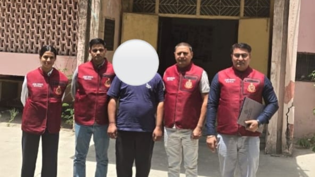 संगम विहार से दिल्ली पुलिस ने वांटेड आरोपी को दबोचा, जयपुर में सनसनीखेज वारदात को दिया था अंजाम