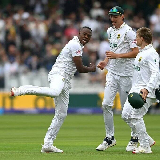 याशिवाय, कसोटी क्रिकेटच्या इतिहासात ही 10वी वेळ आहे, जेव्हा दोन्ही संघांचे सलामीवीर पहिल्या डावात शून्यावर बाद झाले.