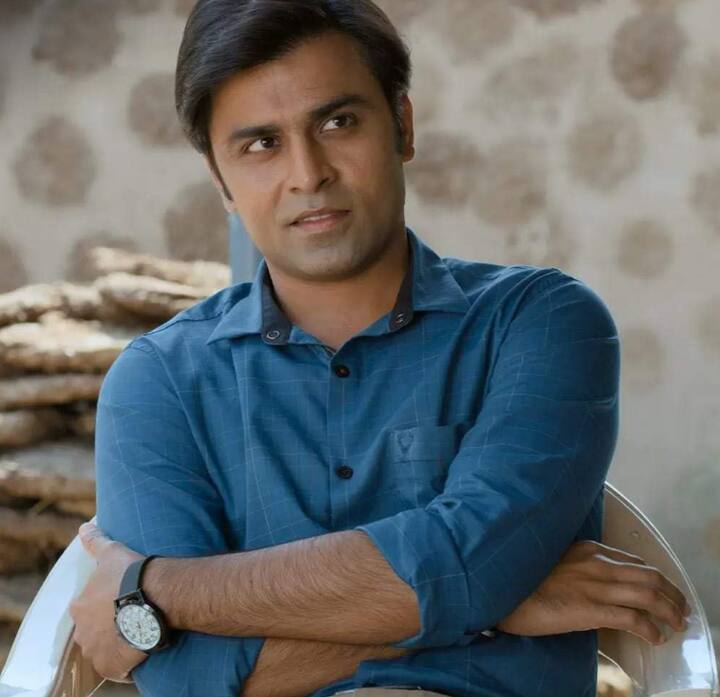 जीतेन्द्र कुमार फुलेरा गांव में अभिषेक त्रिपाठी उर्फ