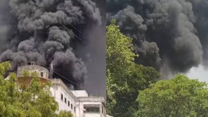 રાહુલ ગાંધીએ અમદાવાદ વિમાન દુર્ઘટના પર દુઃખ વ્યક્ત કર્યું છે. તેમણે કહ્યું કે આ અકસ્માત હૃદયદ્રાવક છે. પીડિત પરિવારો પ્રત્યે અમારી સંવેદના. સોનિયા ગાંધીએ કહ્યું કે આખો દેશ શોકમાં છે. પ્રાર્થના કરી રહ્યો છે.