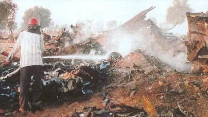 12 नवंबर 1996 को दिल्ली के पास हरियाणा के चरखी दादरी इलाके में दो विमान हवा में ही टकरा गए थे. एक विमान सऊदी एयरलाइंस फ्लाइट 763 थी तो वहीं दूसरी कजाकिस्तान एयरलाइंस फ्लाइट 1907 थी. इसमें सभी 349 लोगों की मौत हो गई थी.