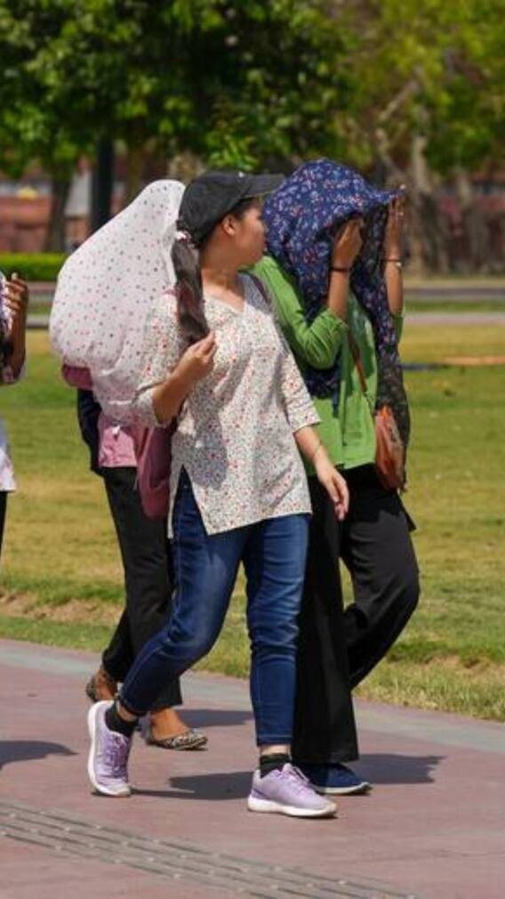 दिल्ली में भीषण गर्मी का रेड अलर्ट, जानें- क्या होता है? न करें ये काम