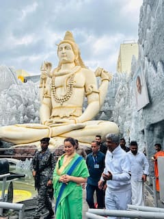 Kangana Seeks Spiritual Reboot At Shivoham Shiva Temple In Bengaluru. See Pics