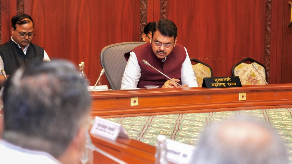 सीएम फडणवीस का बड़ा कदम, नागपुर में स्थापित होगा हेलीकॉप्टर निर्माण कारखाना
