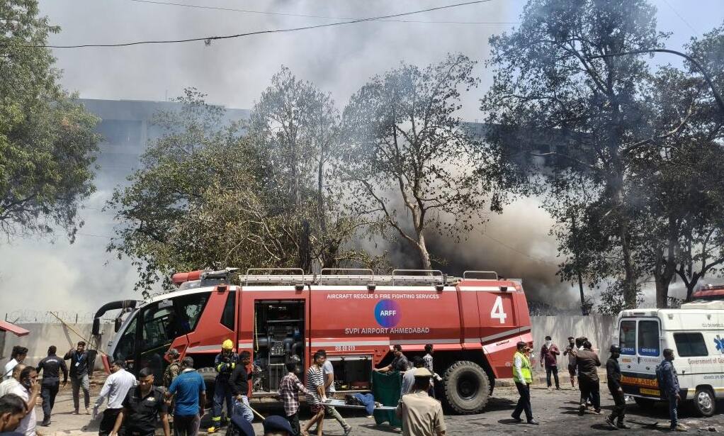 Ahmedabad Air India plane Crash: એર ઈન્ડિયા પ્લેન ક્રેશમાં 265નાં મોત, જાણો વિમાન દુર્ઘટનાના મોટા અપડેટ્સ Ahmedabad plane crash Air India confirms 241 of 242 on board dead Ahmedabad Air India plane Crash: એર ઈન્ડિયા પ્લેન ક્રેશમાં 265નાં મોત, જાણો વિમાન દુર્ઘટનાના મોટા અપડેટ્સ
